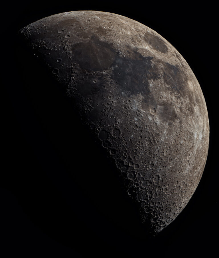 LUNE EN FAUSSE COULEUR – 46% ILLUMINÉE