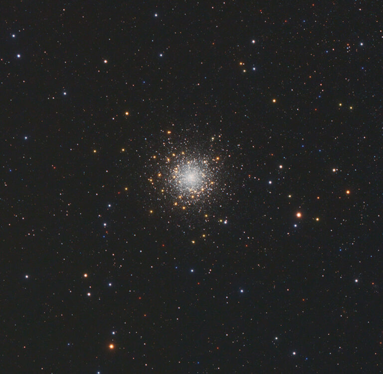 LE JEUNE CLUSTER GLOBULAIRE NGC 362