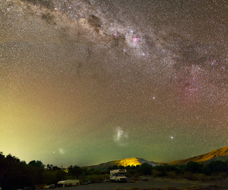 The trailer, the Magellanic clouds, the milky way and the AIRGLOW phenomenon