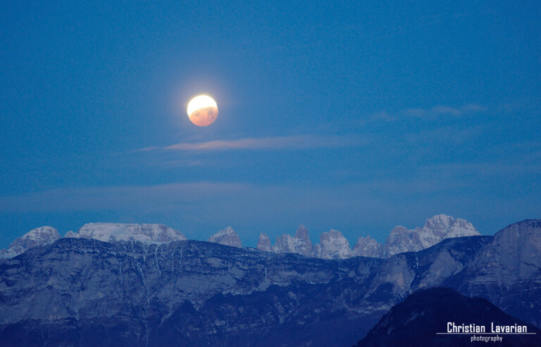Eclissi di Luna sul Brenta