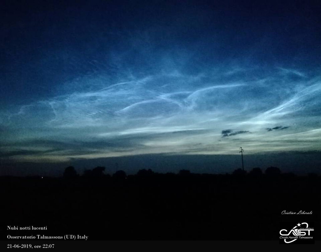 Nubi notti lucenti
