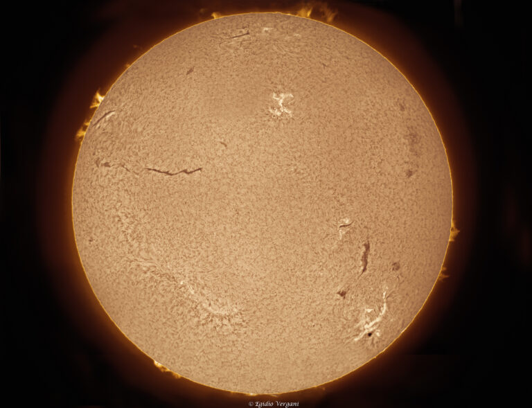 Sole in piena attività