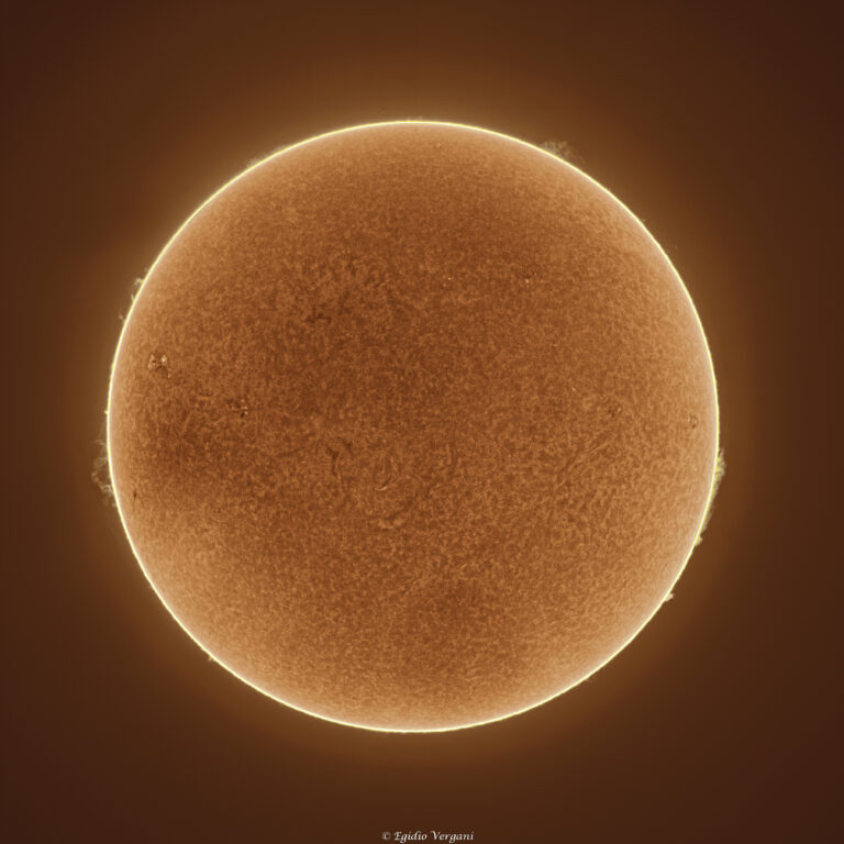 Sole in piena attività