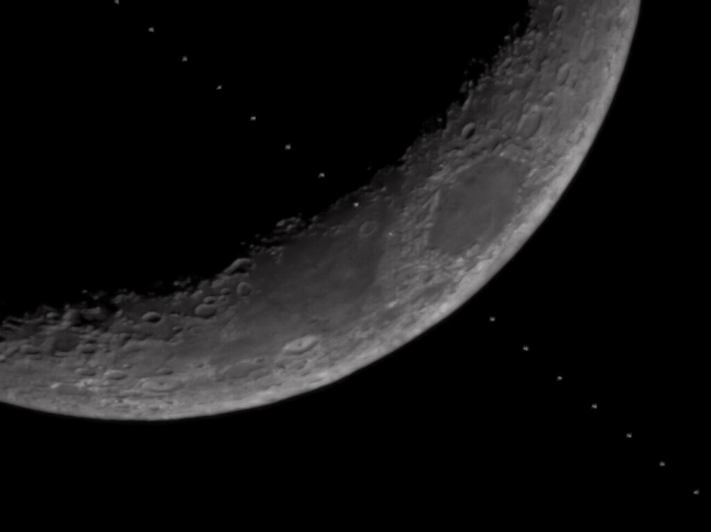 Passaggio Stazione spaziale cinese (Tiangong) davanti alla Luna