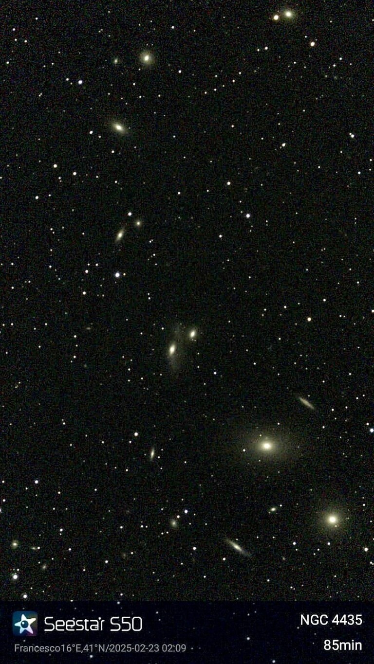 Markarian’s Chain striscia di galassie dell’ammasso della Vergine
