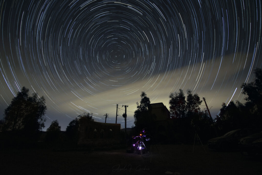 Star Trail sul borgo abbandonato