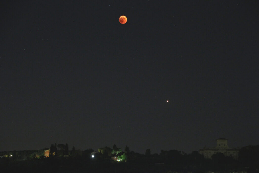 Eclissi totale di Luna del 27 luglio 2018