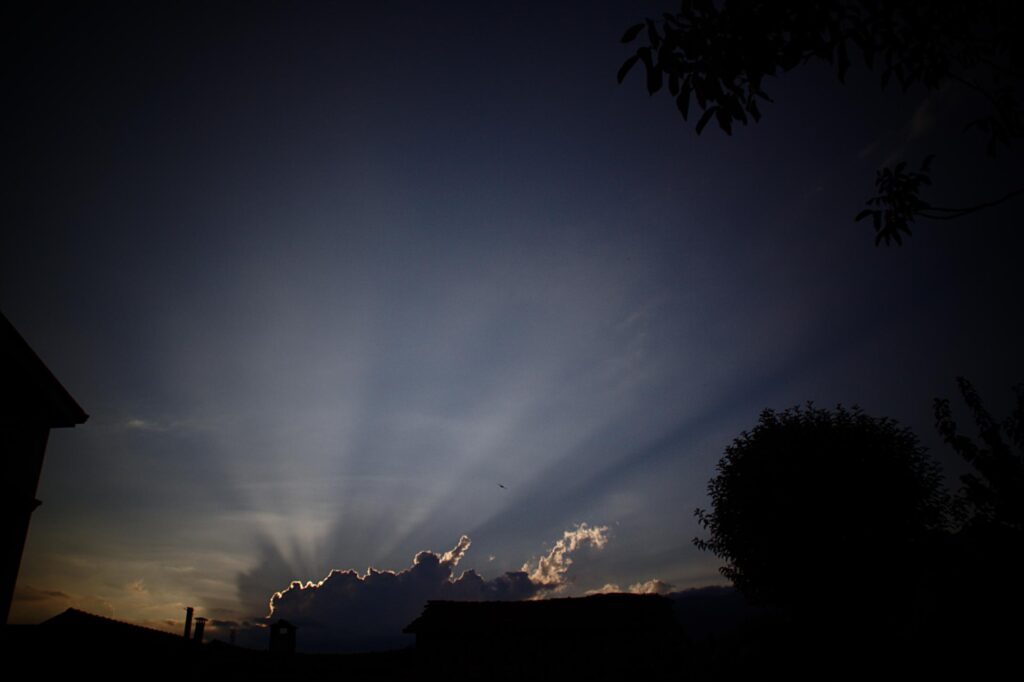 Raggi di luce al tramonto