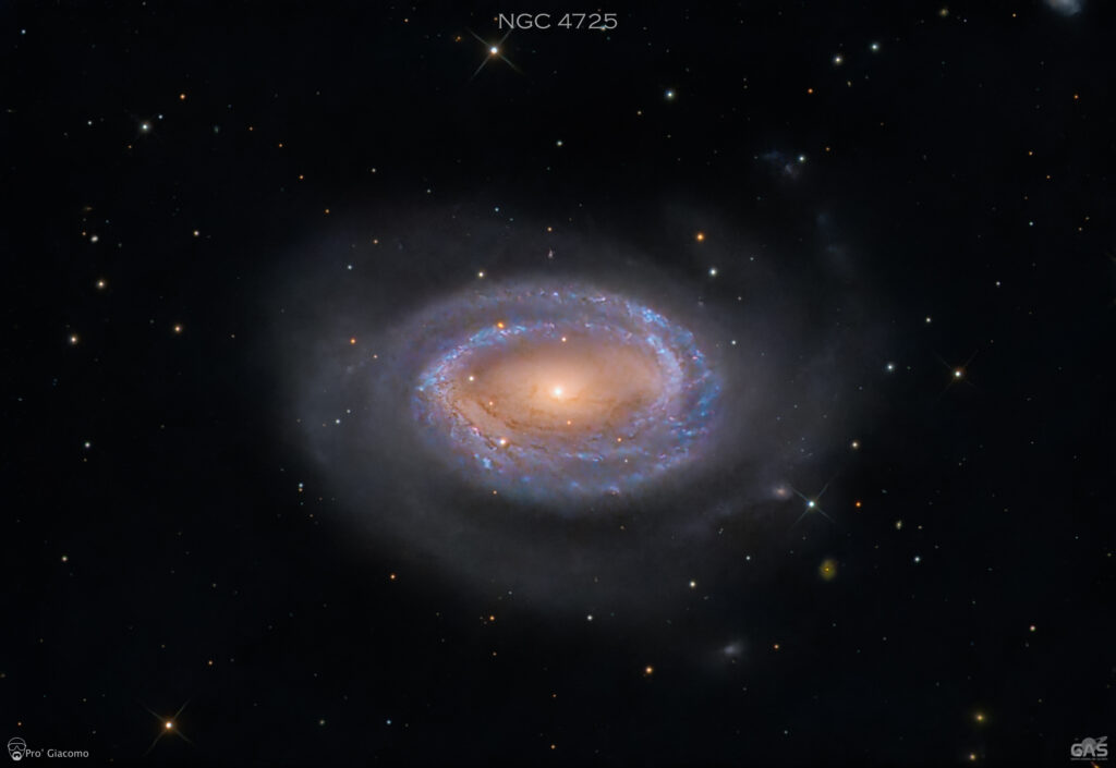 NGC 4725