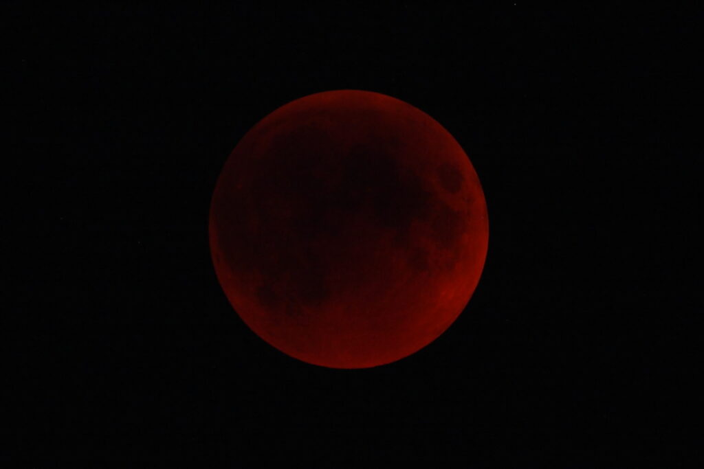 Eclisse di Luna 15 Giugno 2011 – massimo oscuramento