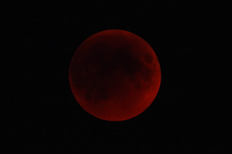 Eclisse di Luna 15 Giugno 2011 – massimo oscuramento