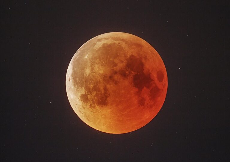 Red Moon