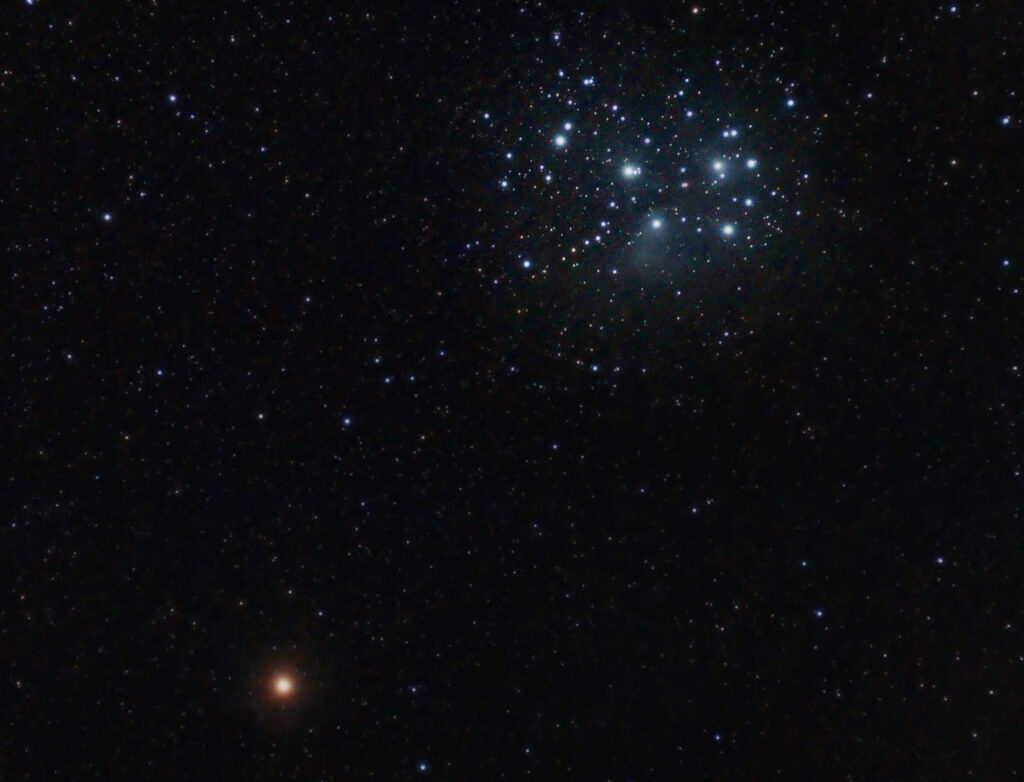 Marte in congiunzione con le Pleiadi