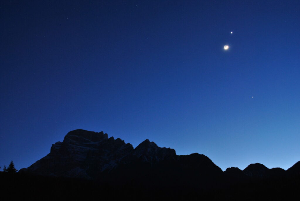 Congiunzione Luna, Venere e Giove sopra il Pelmo