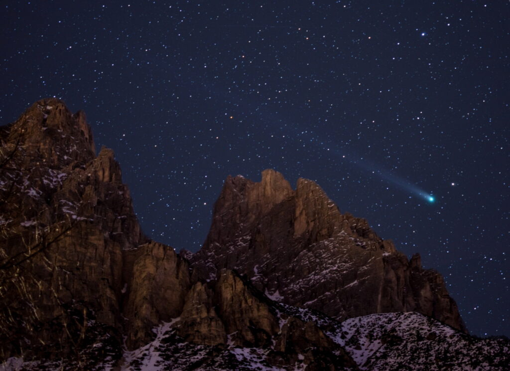 Cometa Lovejoy e monte cristallo