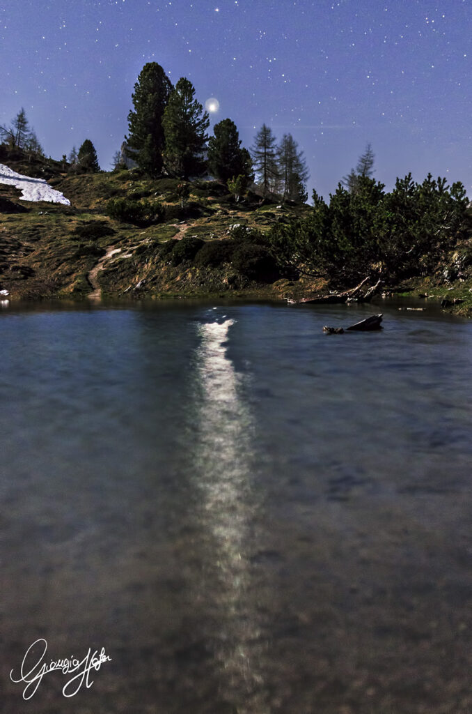 Riflesso di Venere sul lago di Limedes