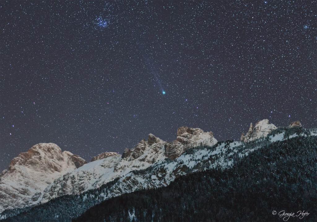 Cometa Lovejoy C2014 Q2 al tramonto dietro le Marmarole