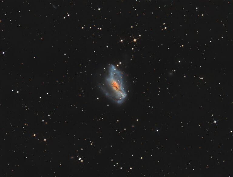 NGC 2146 – Un abbraccio galattico