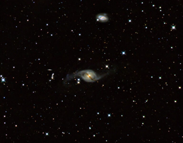Galassie  NGC 3718, NGC 3729  e HICKSON 56