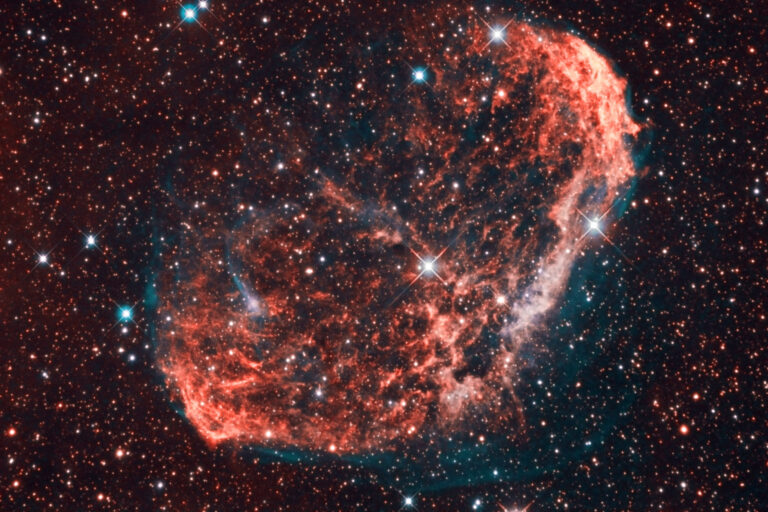 NGC 6888 (Crescent Nebula) bicolor