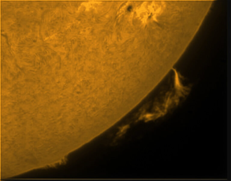 Sole in falsi colori