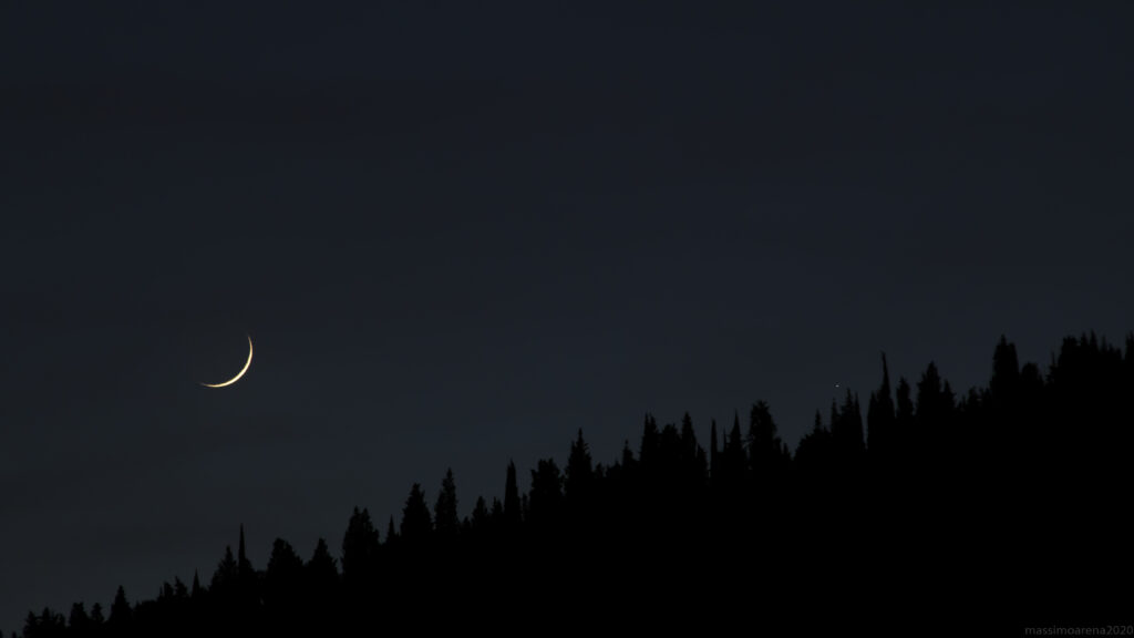 Appuntamento tra i cipressi