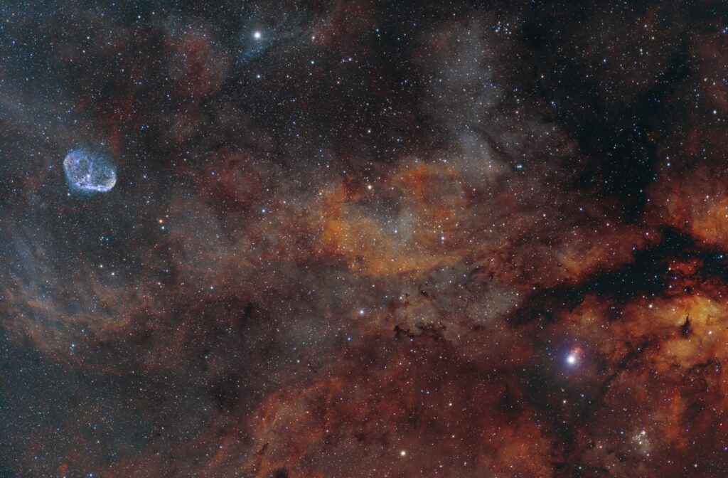 Il cuore del Cigno – La regione di Sadr con le Nebulose Crescent e Soap Bubble