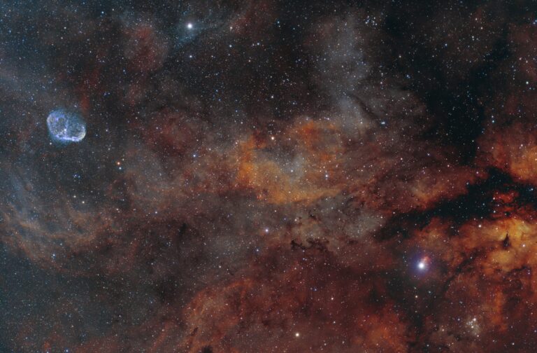 Il cuore del Cigno – La regione di Sadr con le Nebulose Crescent e Soap Bubble