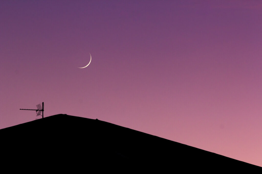 La falce lunare di due giorni