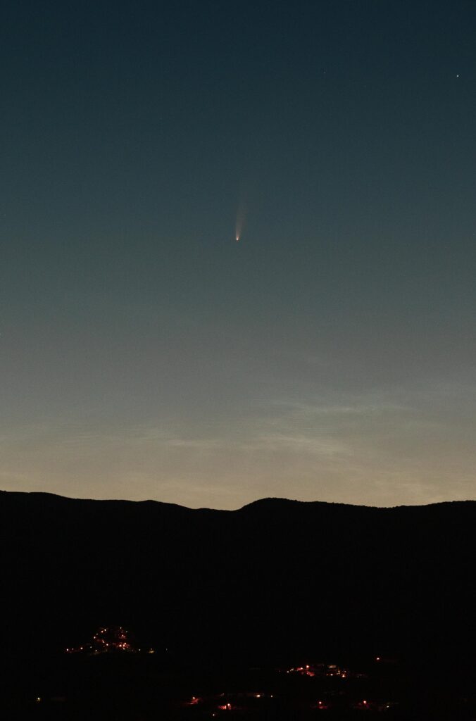 La cometa C/2020 F3 Neowise ripresa da Pistoia