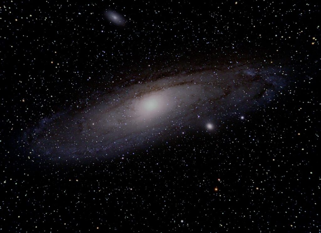Andromeda e i Suoi Satelliti