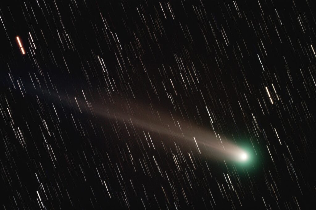 Cometa C/2013 R1 LOVEJOY