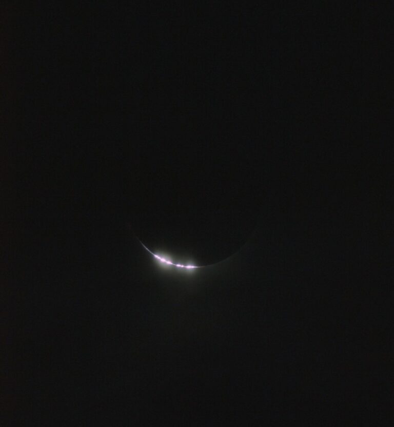 Eclissi Totale di Sole – Grani di Baily