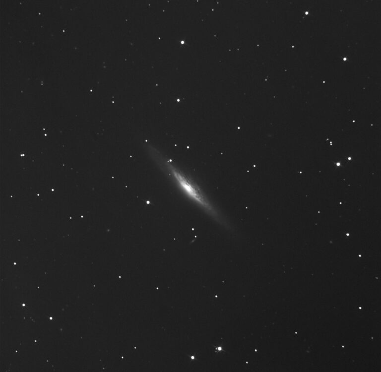NGC 2683 in Linx