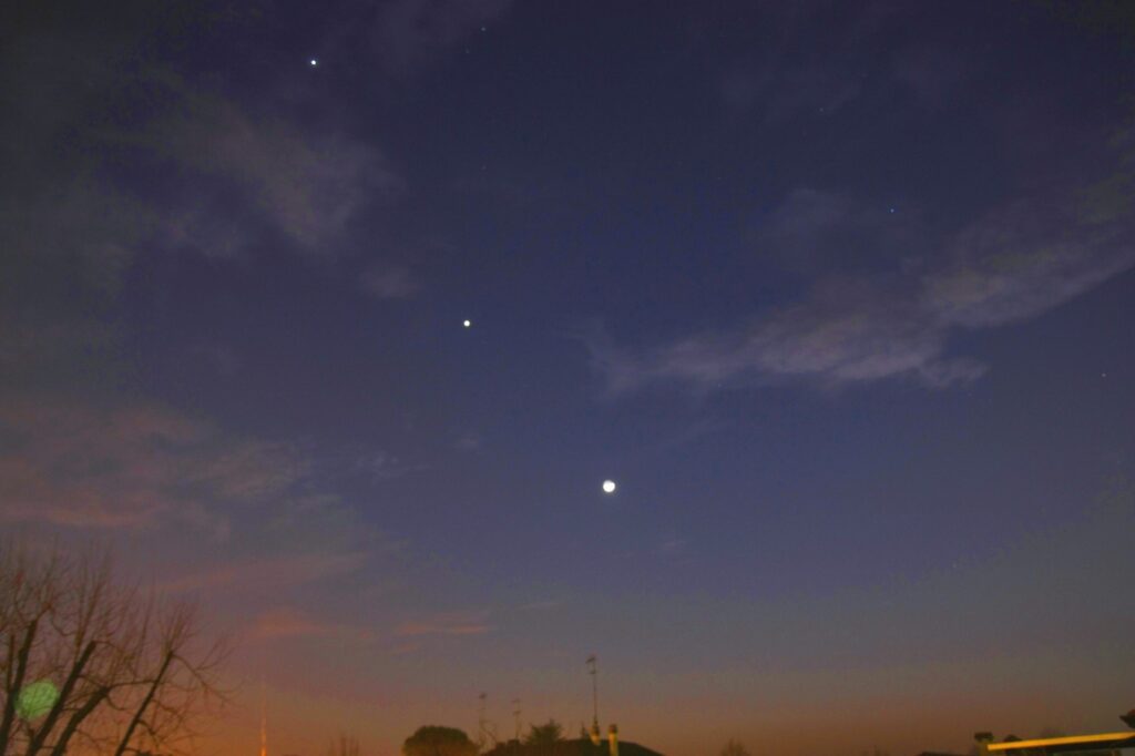 Allineamento Giove-Venere-Luna ecc…