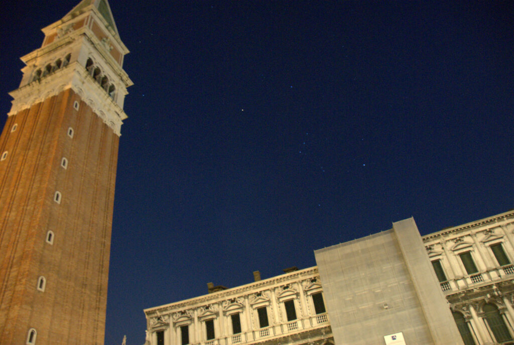 Orione & San Marco illuminata di meno