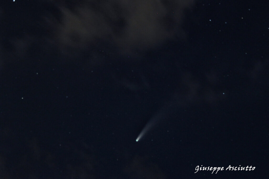 Cometa Neowise sul cielo dello Stretto di Messina