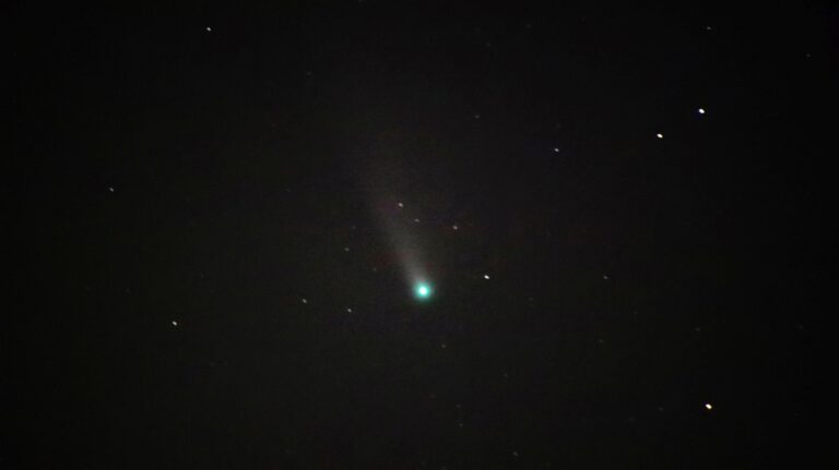 Cometa  neowise in allontanamento