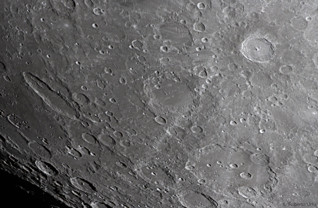 Regione sud della Luna con i crateri Tycho, Clavius e Schiller.