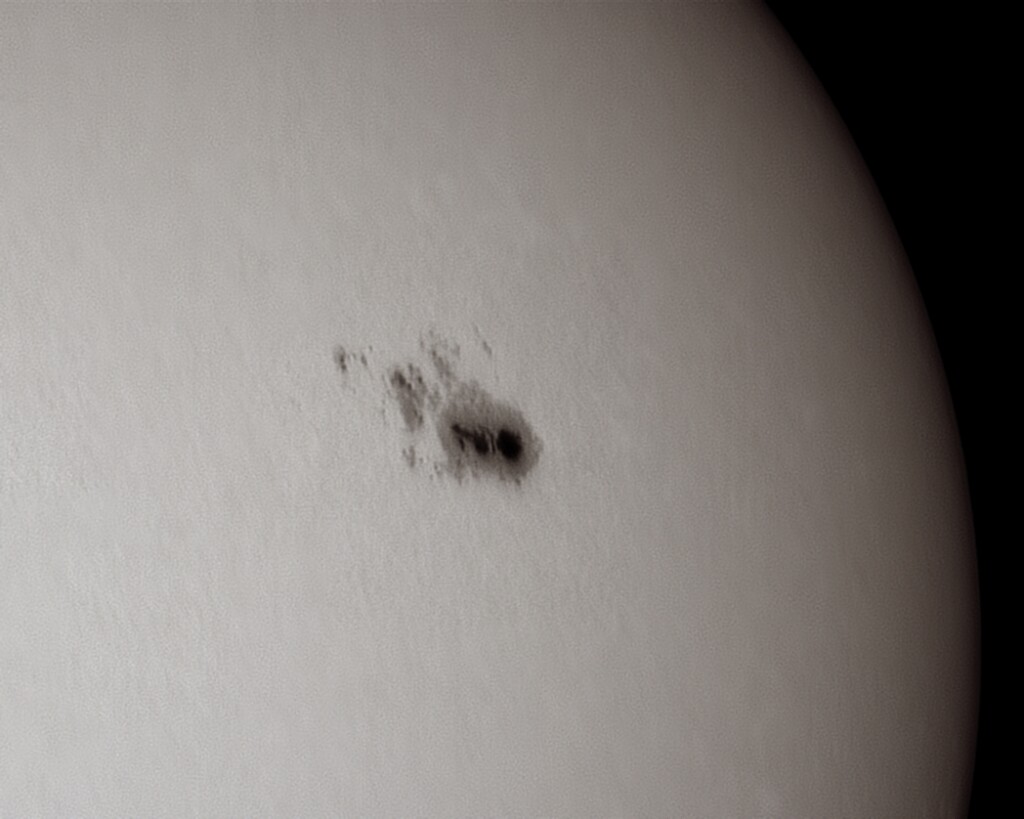 La macchia solare 4079