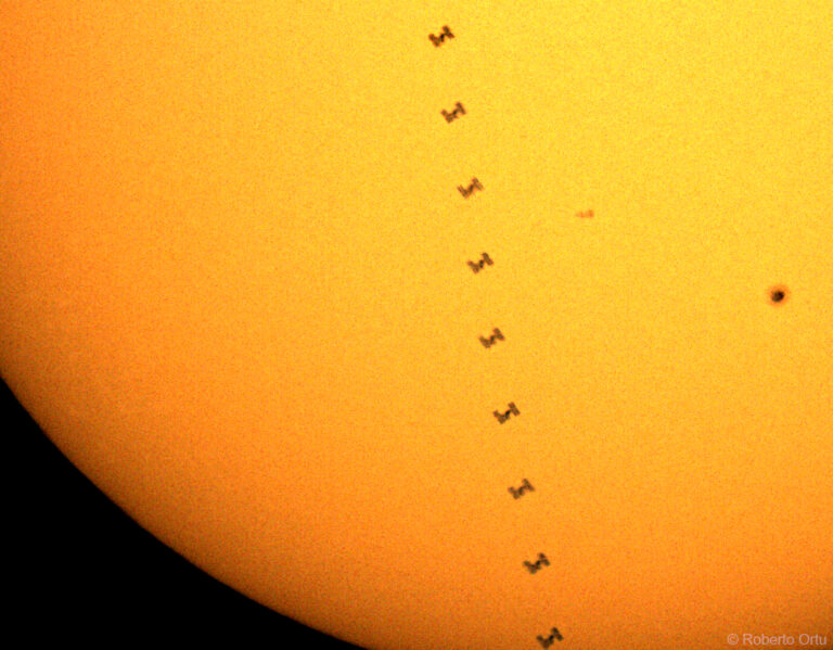 Transito della Stazione Spaziale Internazionale (ISS) davanti al Sole