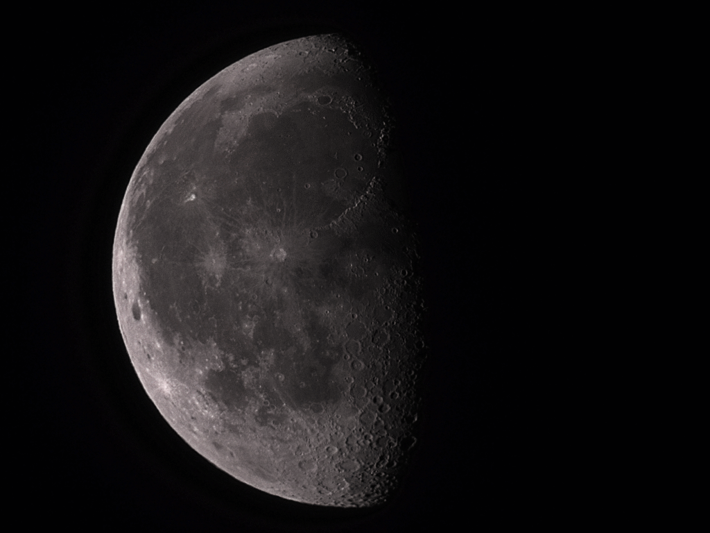 Luna gibbosa calante