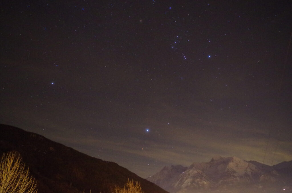 Orione  e Sirio sopra Aosta