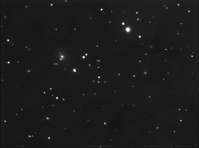 ammasso di galassie nella Lince attorno a NGC 2832