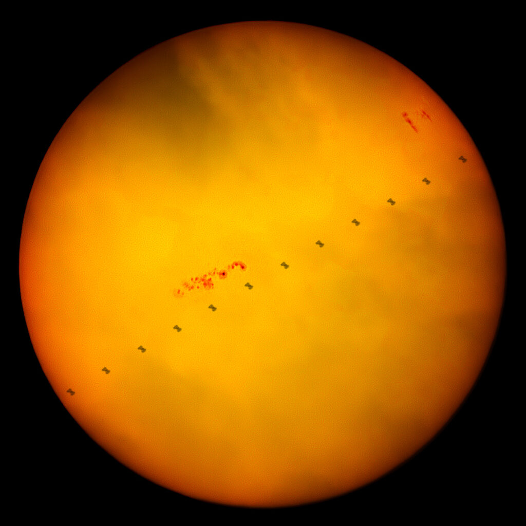 Transito Solare della ISS nelle Nubi