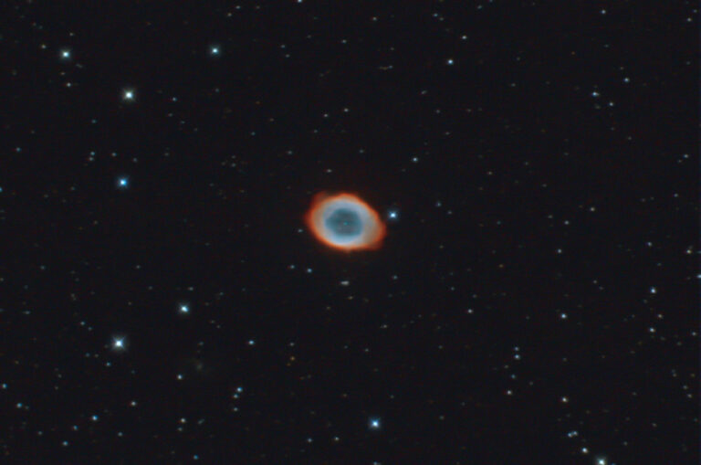 Nebulosa planetaria M57 nella Lra