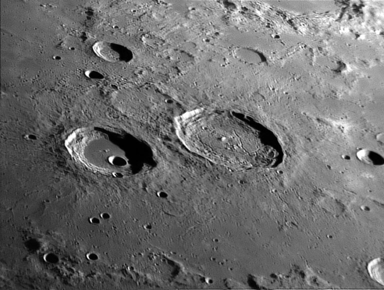 Luna: Crateri Atlas e Hercules